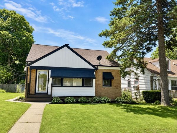 5821 W Keefe Ave, Milwaukee, WI 53216