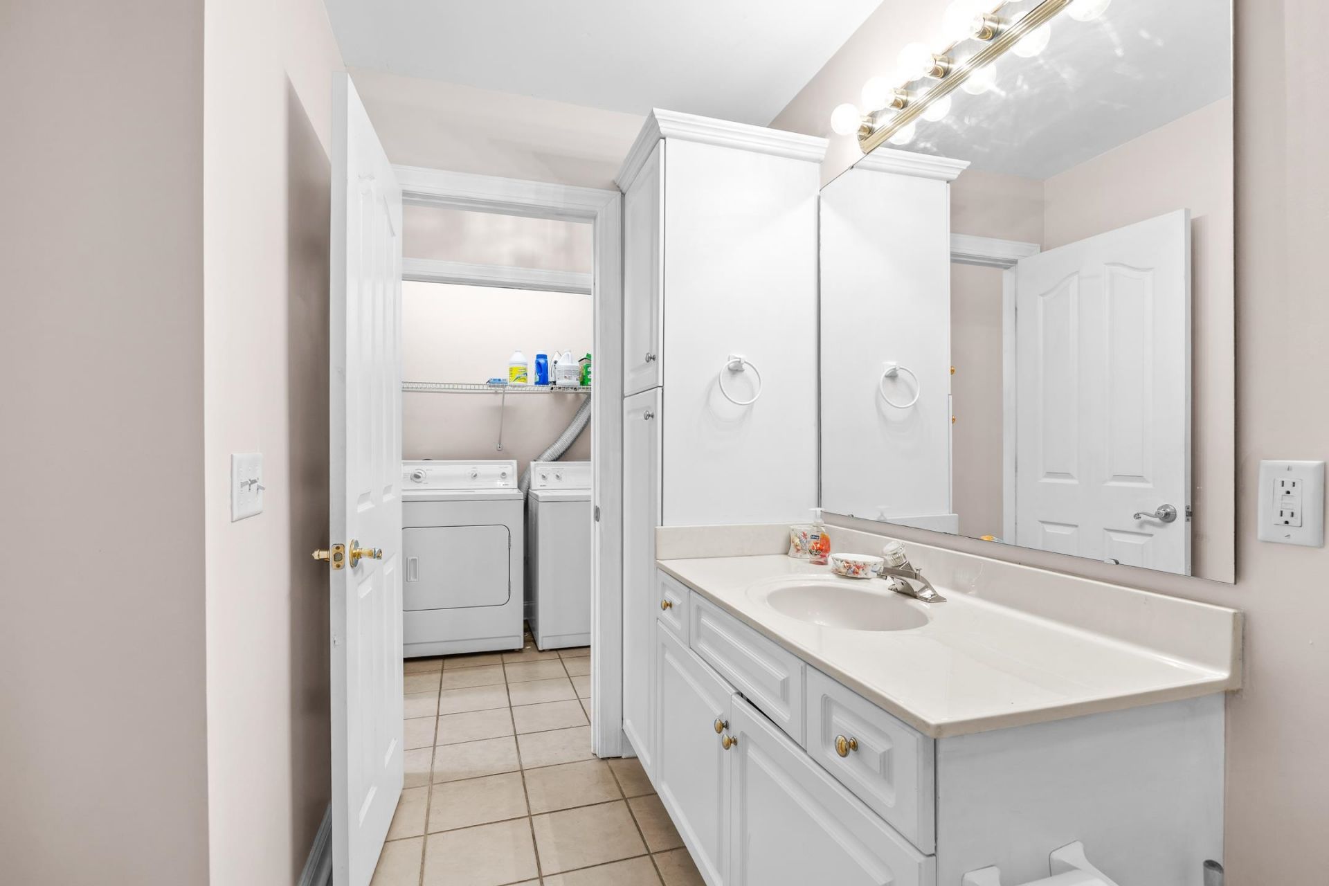 2703 Edge Dr. Photo 19