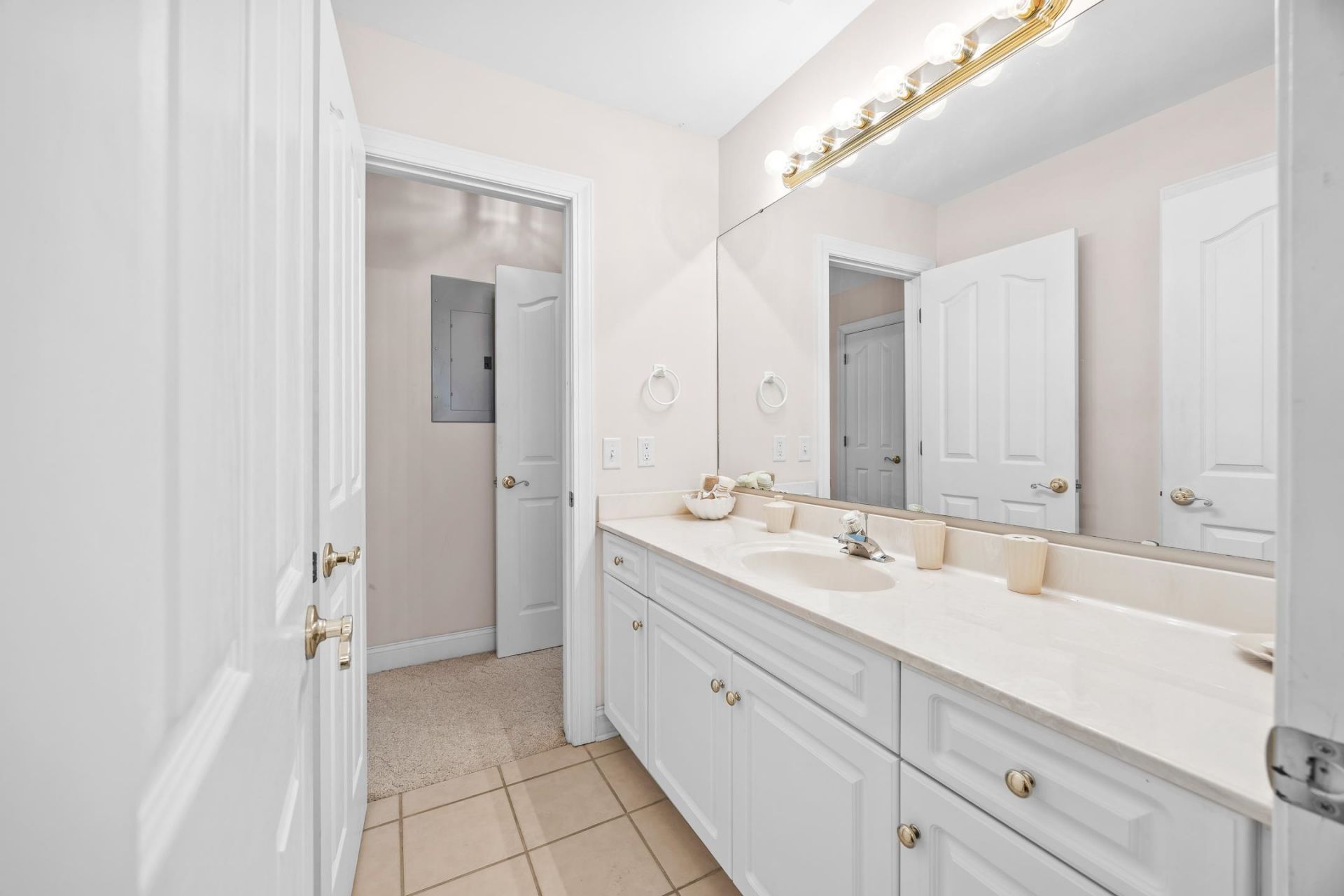 2703 Edge Dr. Photo 25