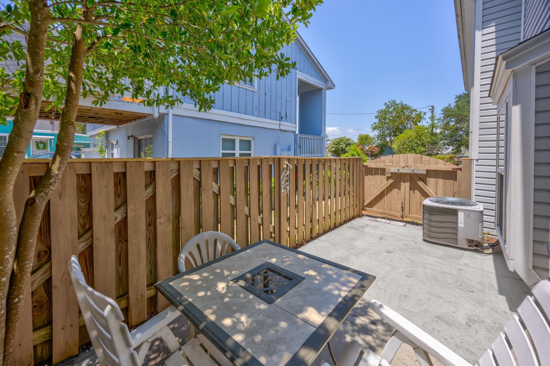 2703 Edge Dr. Photo 31