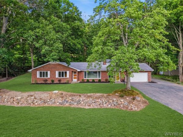 8117 State Road , Hamburg, NY 14075