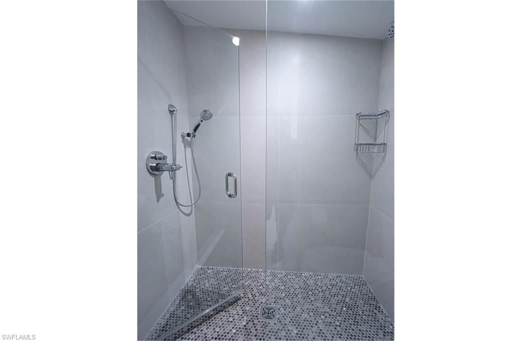 222 Harbour Dr , Unit 105, Naples, FL 34103 Photo