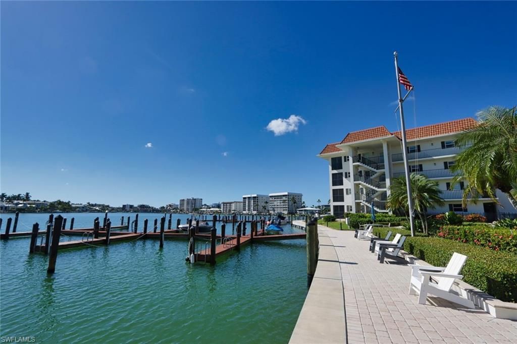 222 Harbour Dr , Unit 105, Naples, FL 34103 Photo