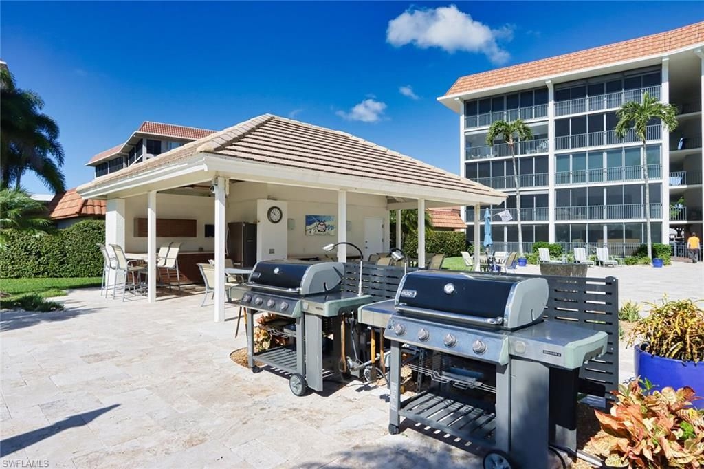 222 Harbour Dr , Unit 105, Naples, FL 34103 Photo