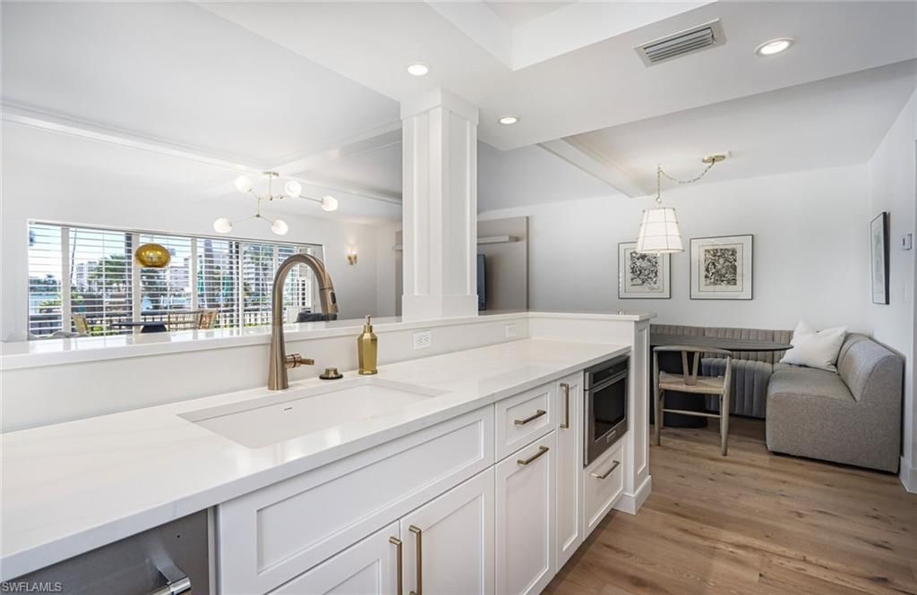222 Harbour Dr , Unit 105, Naples, FL 34103 Photo