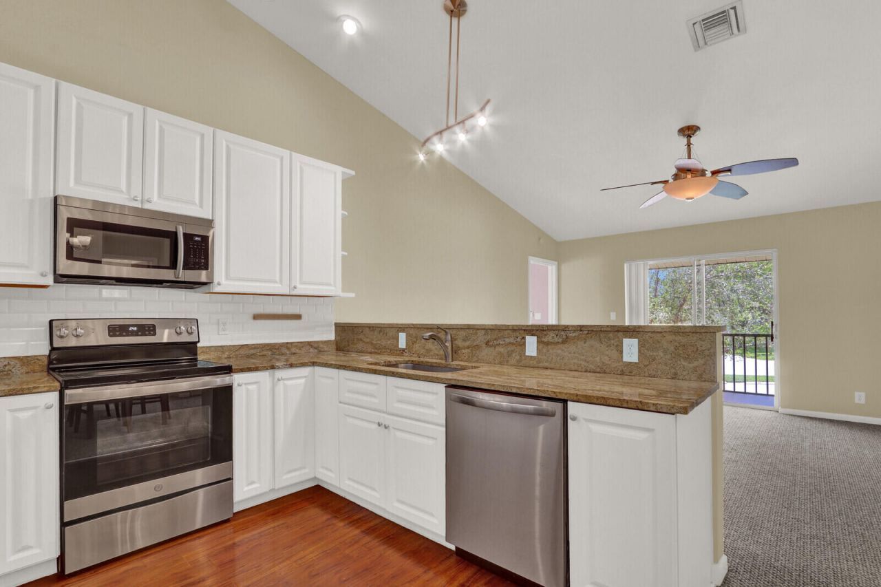 6563 Chasewood Drive, Unit F, Jupiter, FL 33458 Photo