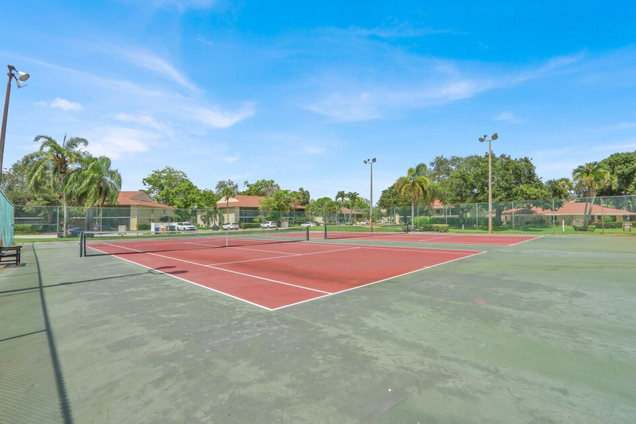 6563 Chasewood Drive, Unit F, Jupiter, FL 33458 Photo