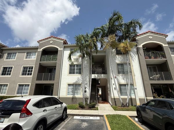 6861 SW 44th St , Unit 205, Miami, FL 33155