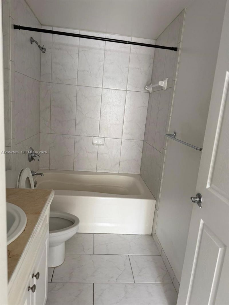 6861 SW 44th St , Unit 205, Miami, FL 33155 Photo