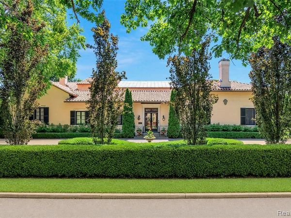 189 Cloverly Road, Grosse Pointe Farms, MI 48236