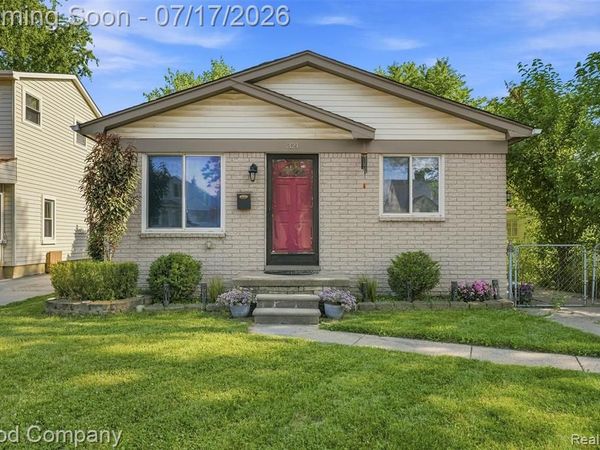 321 Manatee Avenue, Hazel Park, MI 48030