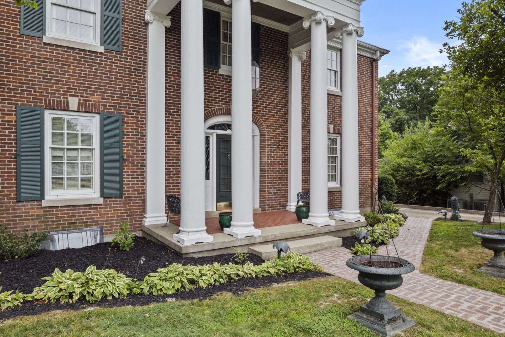 617 Chestnut Street, Berea, KY 40403 Main Photo