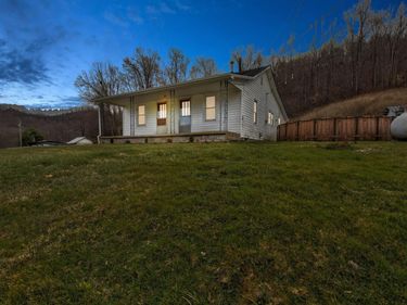 25 Calk Lake Road, Jeffersonville, KY 40337
