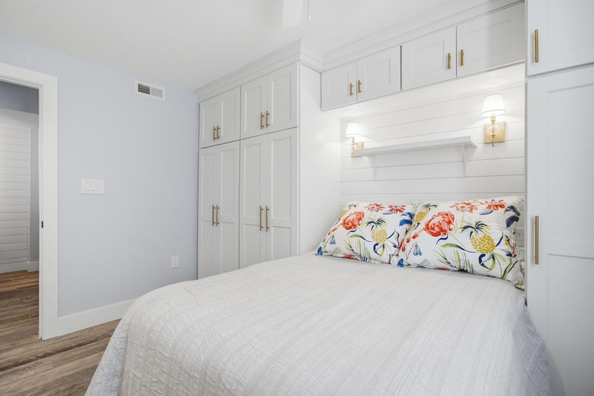 55 Ashley Avenue Photo 20