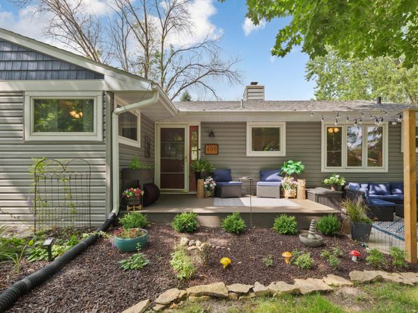 406 Ivanhoe Avenue W, Northfield, MN 55057