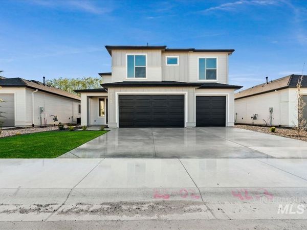 917 S Contusion Ave, Nampa, ID 83687