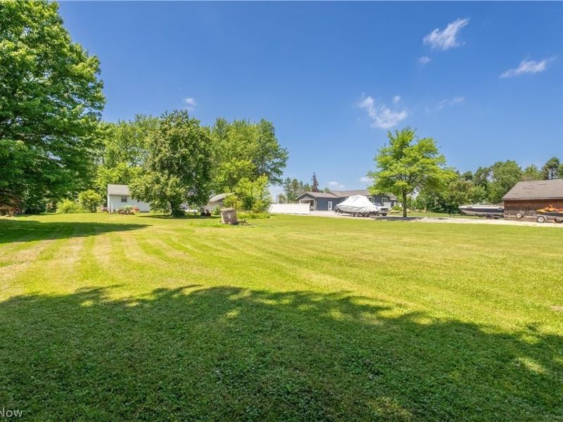 8753 S Duck Creek Road, Berlin Center, OH 44401 Photo 4