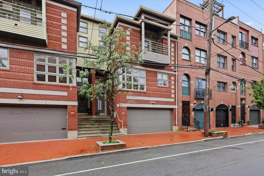 114 BAINBRIDGE STREET , PHILADELPHIA, PA 19147