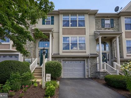 725 SKYWALK LANE Lancaster, PA 17601