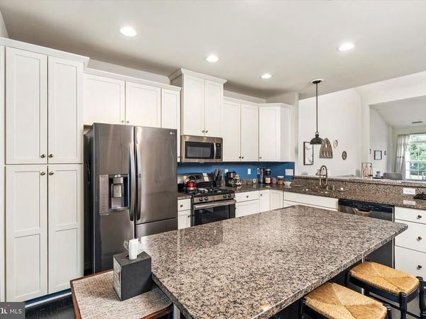 84 HEALS FARM ROAD, BURLINGTON, NJ 08016