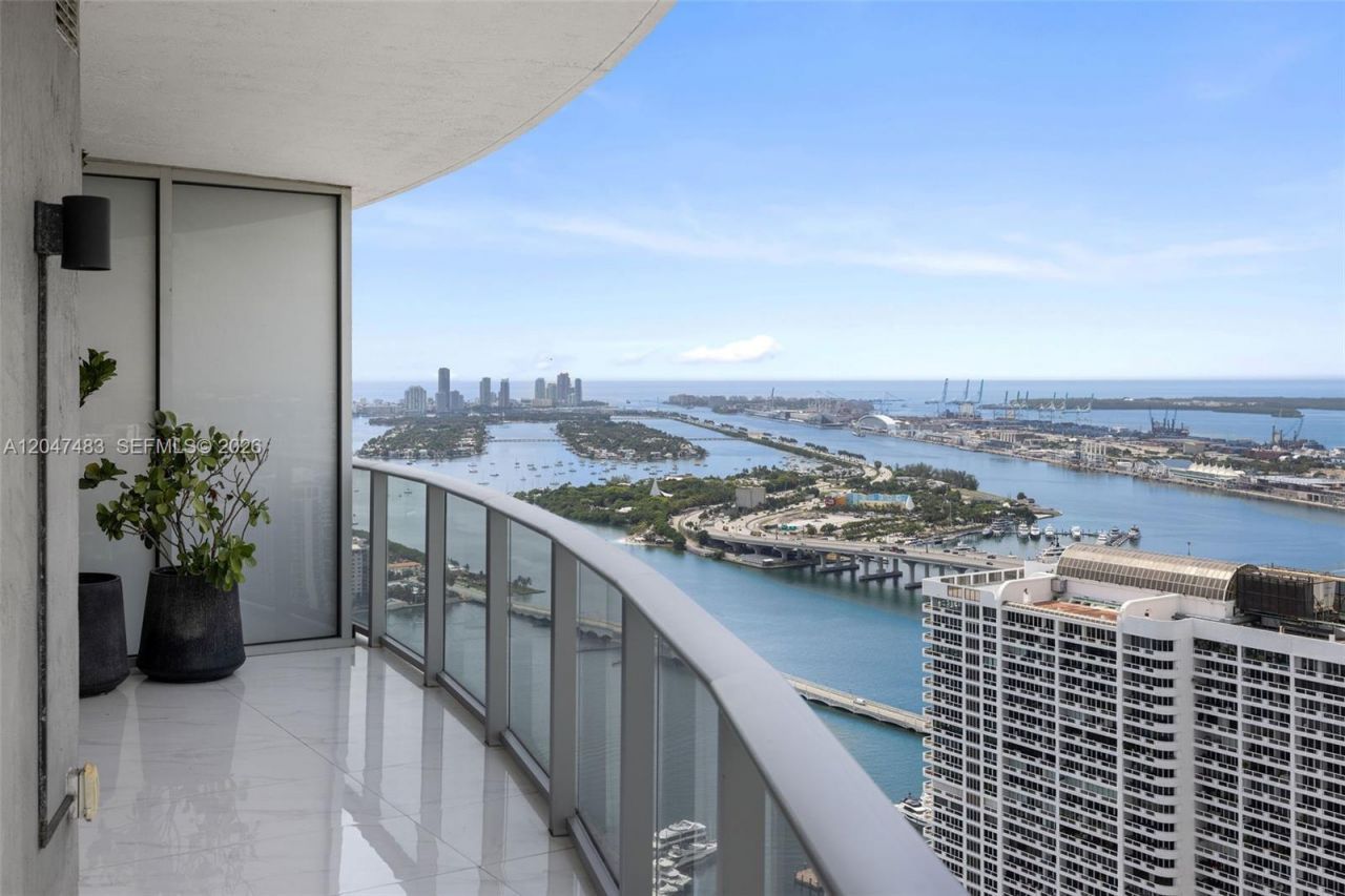 488 NE 18th St, Unit 4900, Miami, FL 33132 Photo