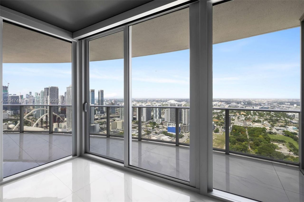 488 NE 18th St, Unit 4900, Miami, FL 33132 Photo