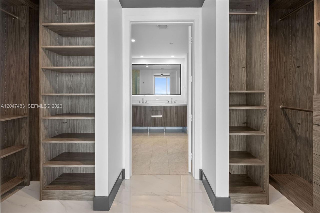 488 NE 18th St, Unit 4900, Miami, FL 33132 Photo