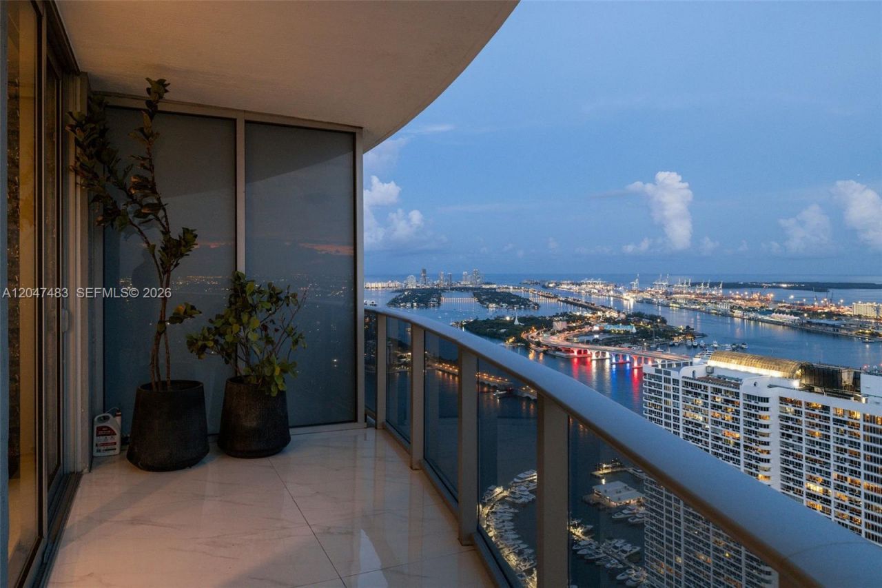 488 NE 18th St, Unit 4900, Miami, FL 33132 Photo