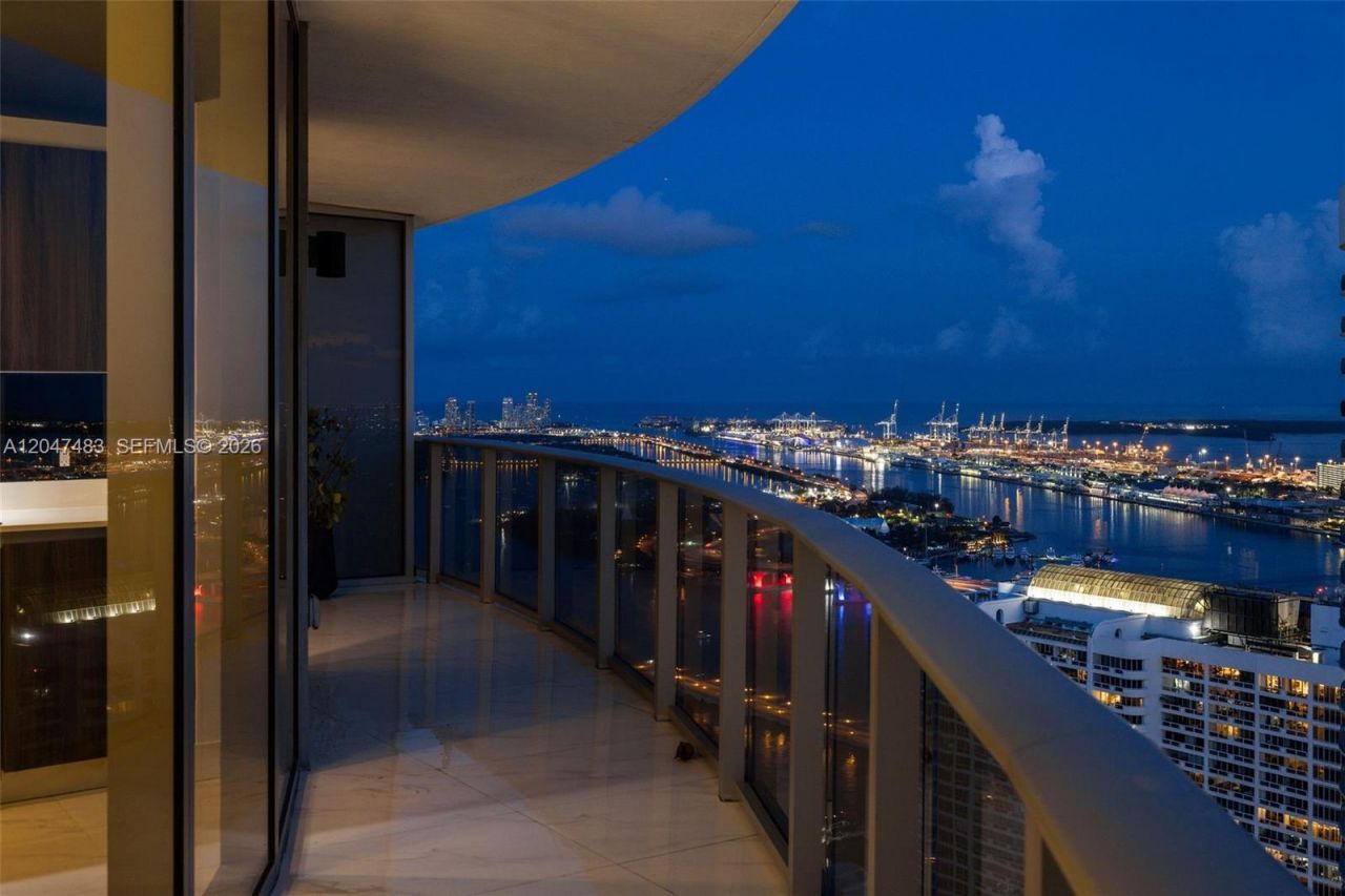 488 NE 18th St, Unit 4900, Miami, FL 33132 Photo
