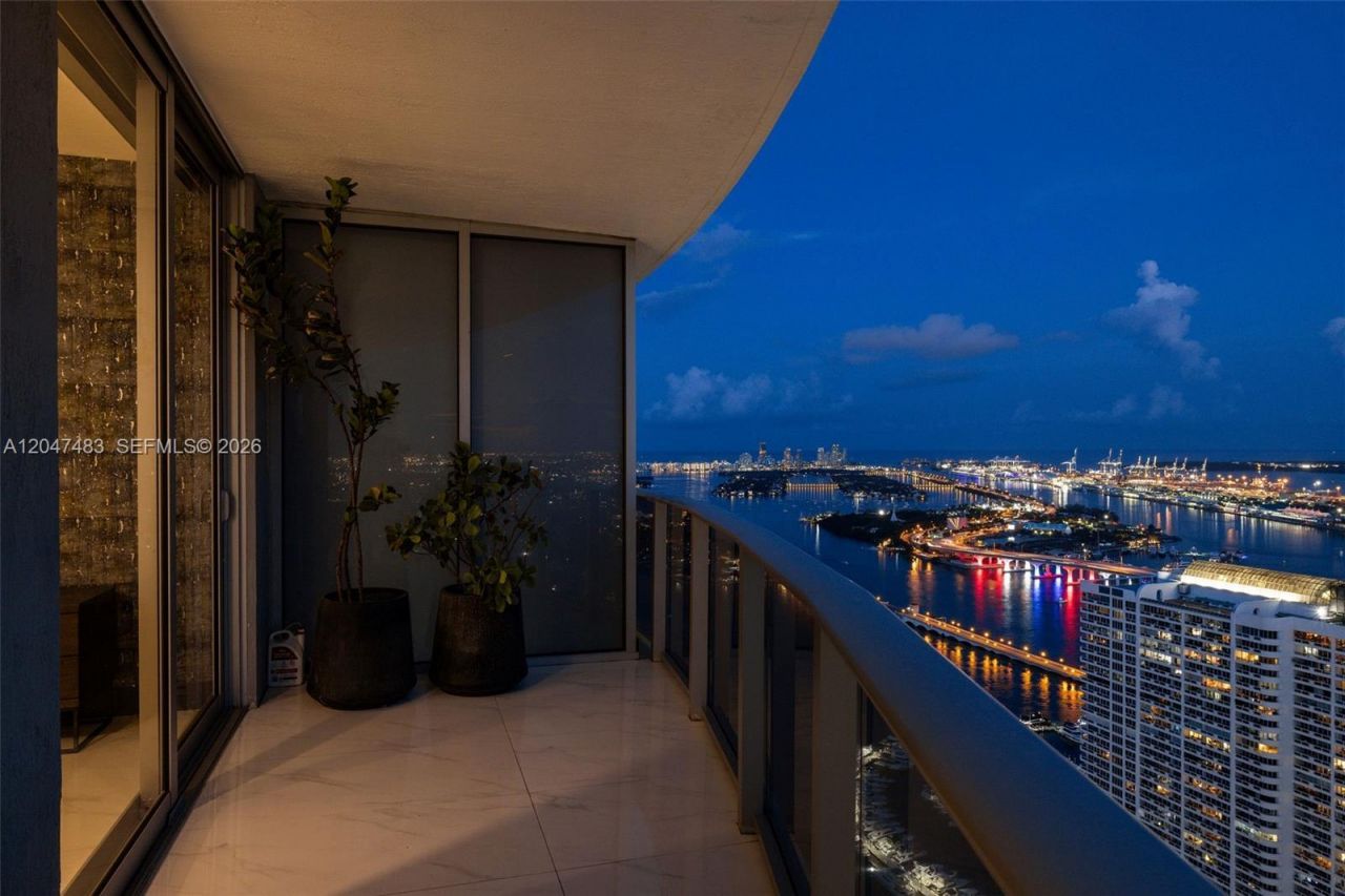 488 NE 18th St, Unit 4900, Miami, FL 33132 Photo