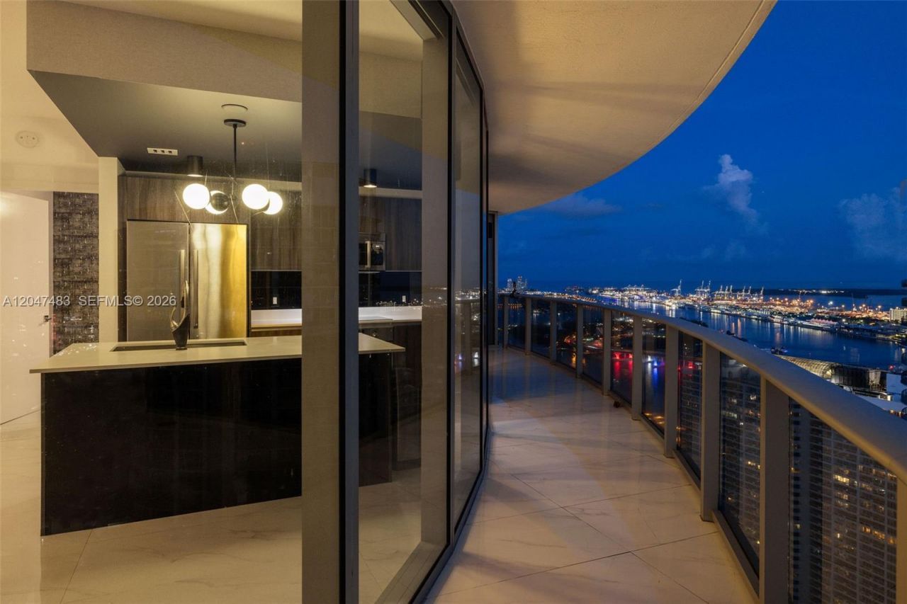 488 NE 18th St, Unit 4900, Miami, FL 33132 Photo