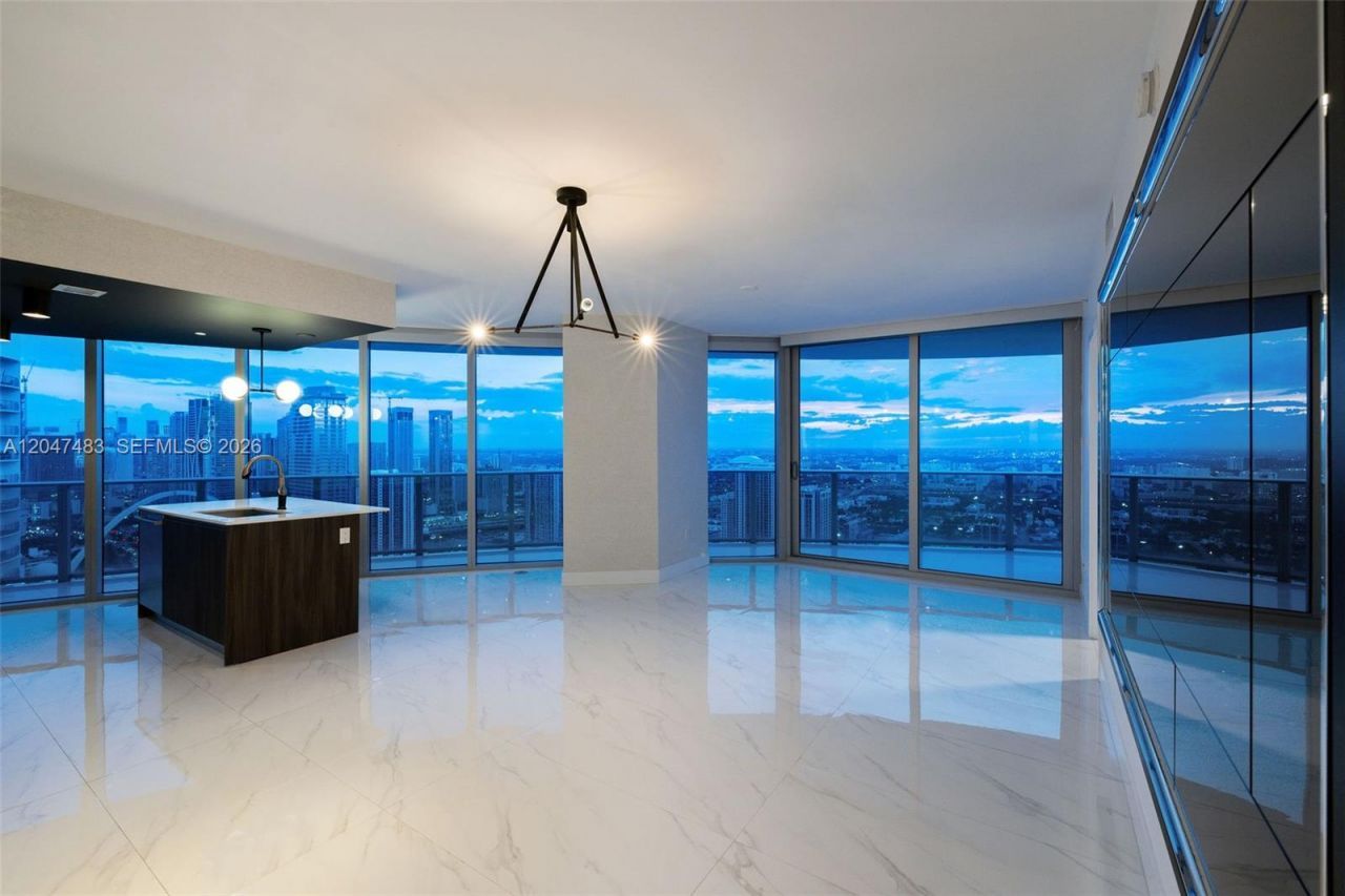 488 NE 18th St , Unit 4900, Miami, FL 33132 Photo