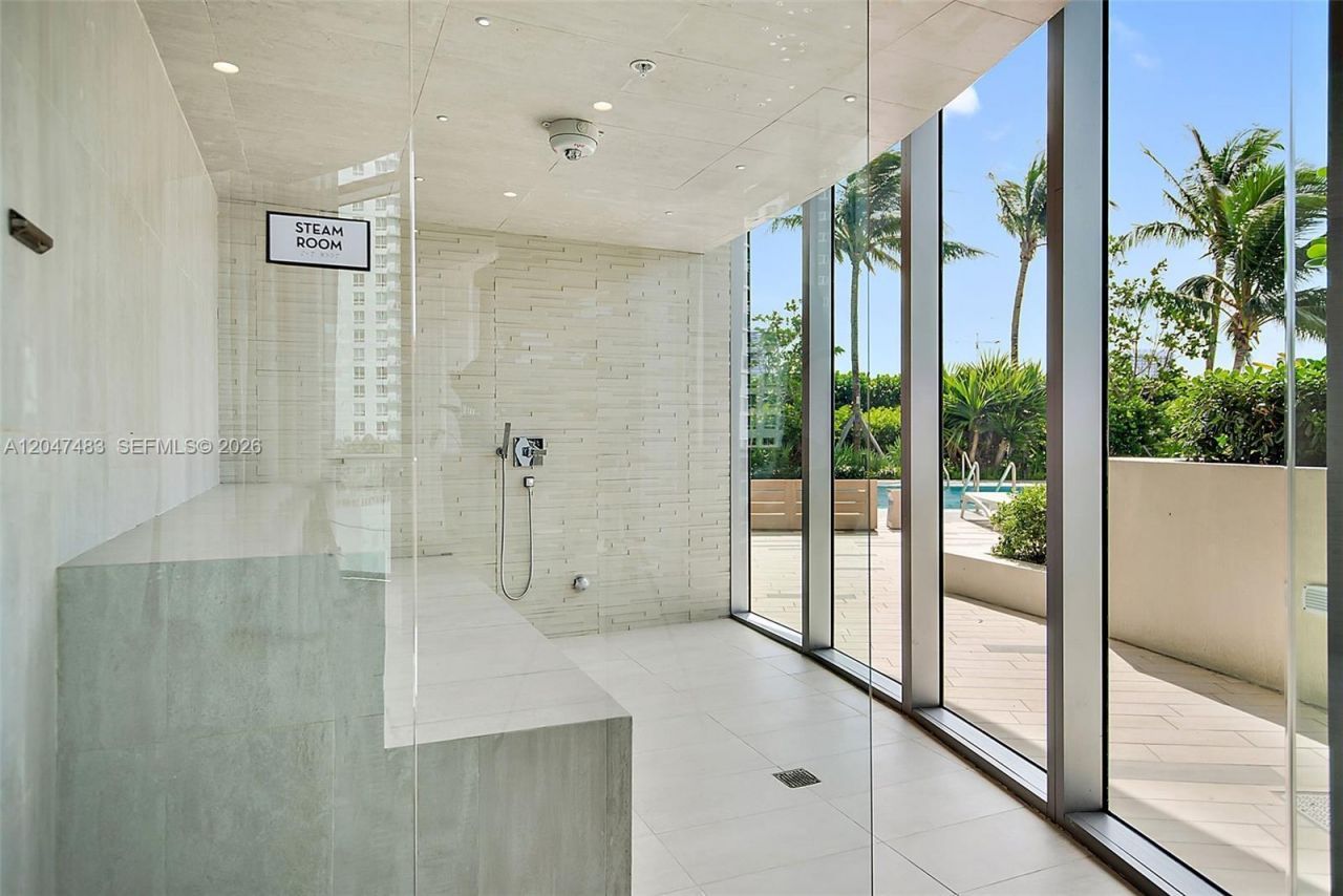 488 NE 18th St, Unit 4900, Miami, FL 33132 Photo
