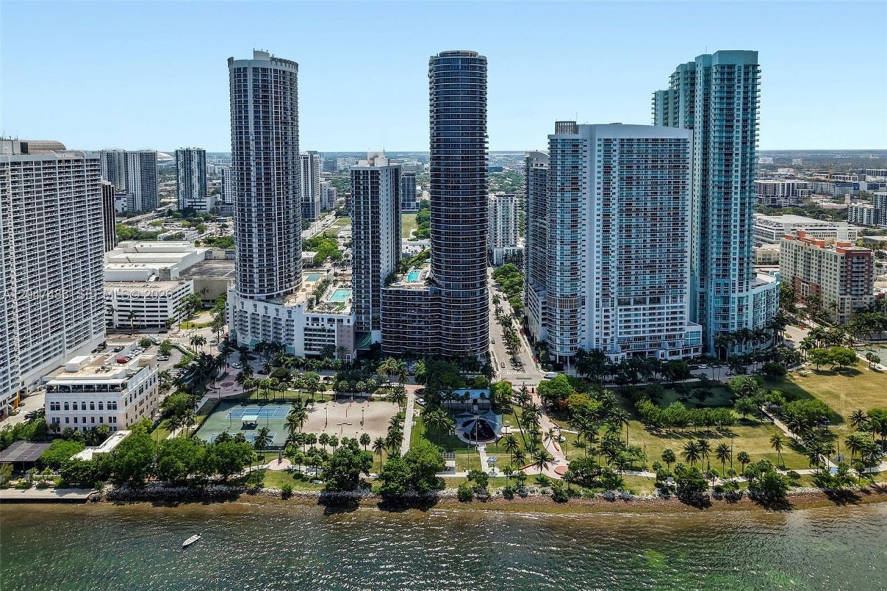 488 NE 18th St, Unit 4900, Miami, FL 33132 Photo