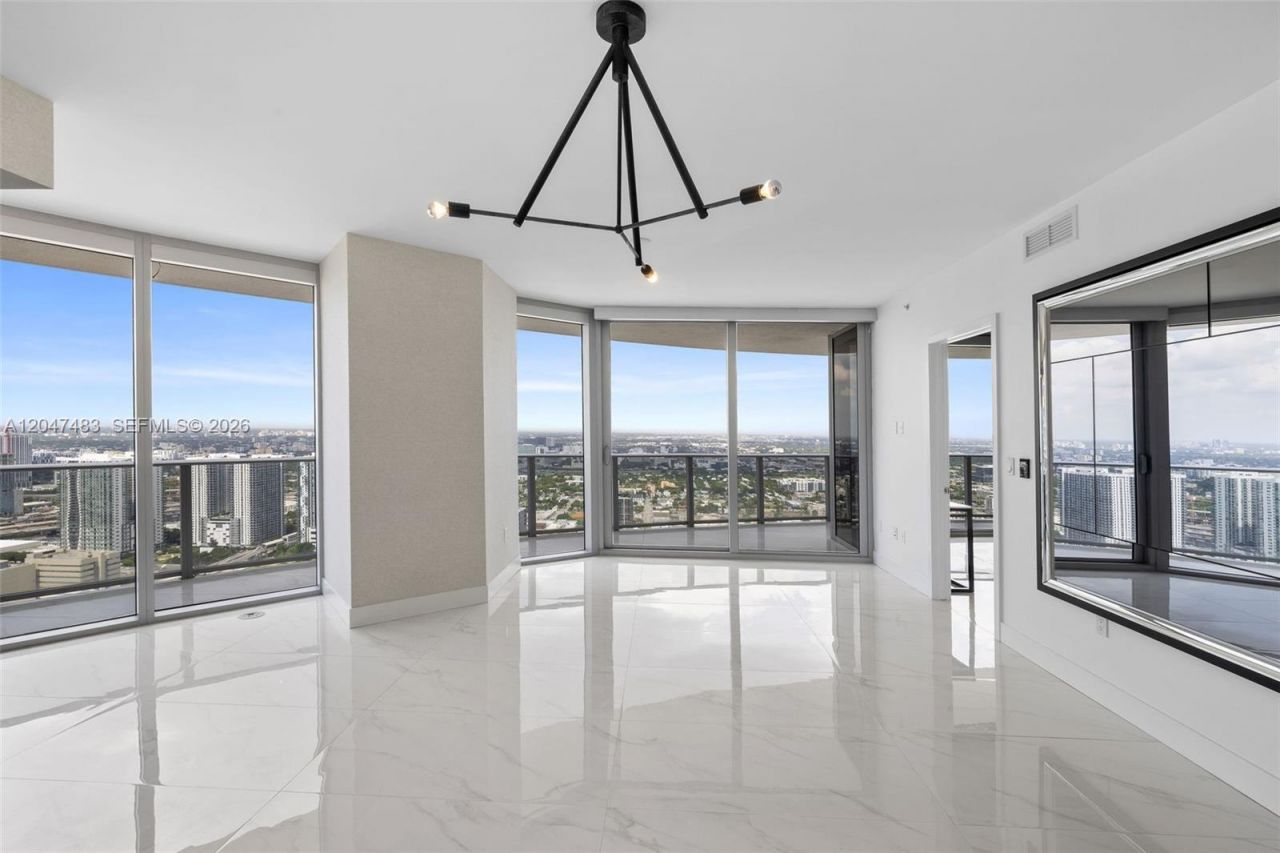 488 NE 18th St, Unit 4900, Miami, FL 33132 Photo