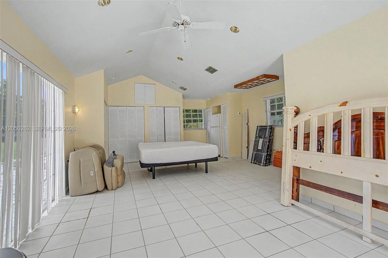 7030 Sunset Dr, Miami, FL 33143 Photo