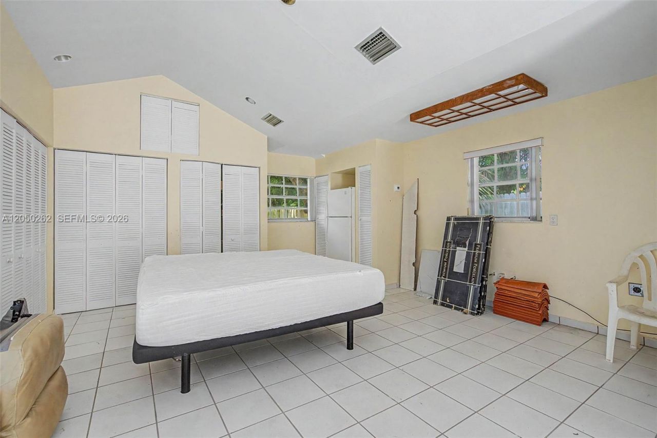 7030 Sunset Dr, Miami, FL 33143 Photo