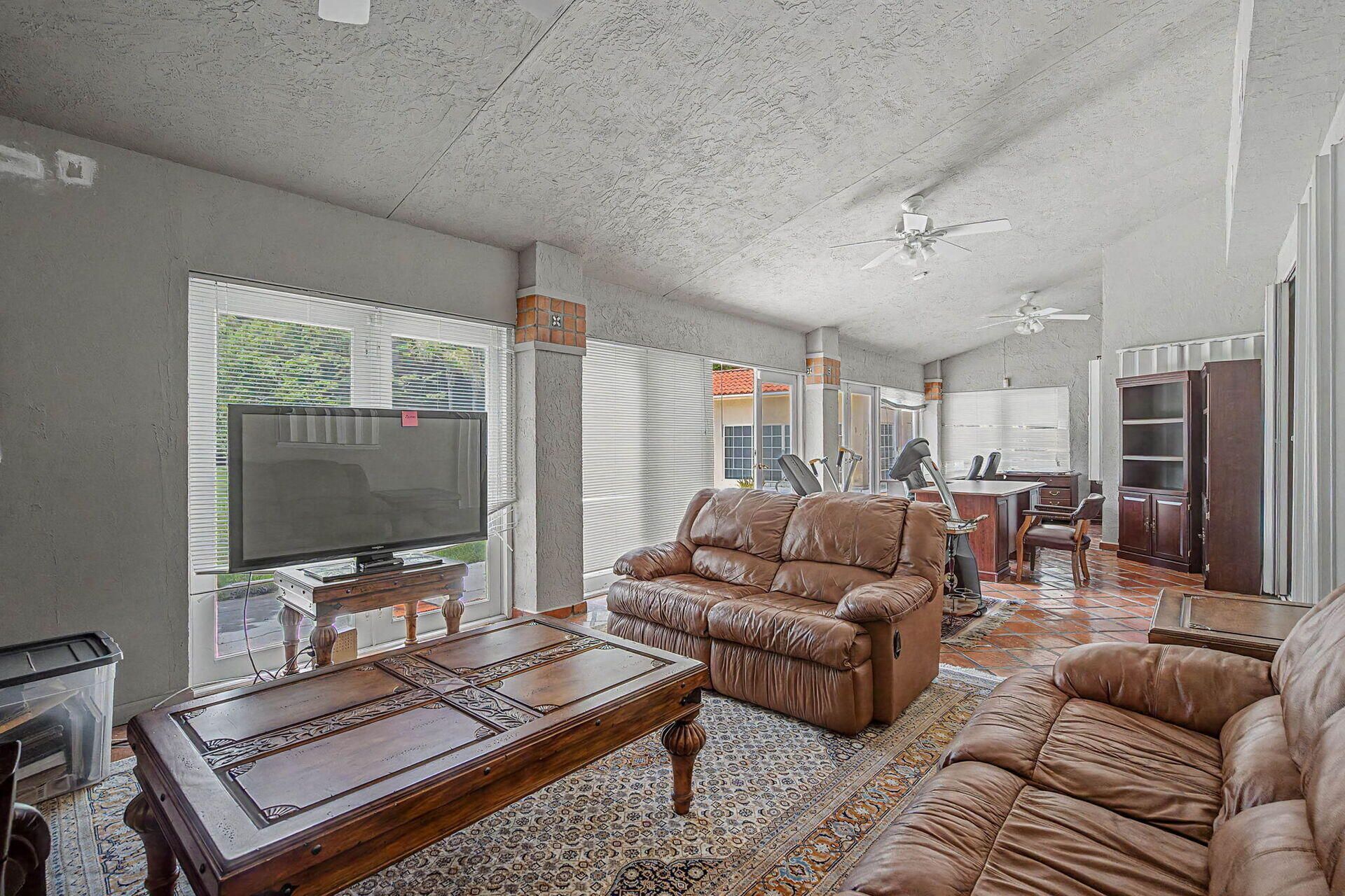 7030 Sunset Dr, Miami, FL 33143 Photo