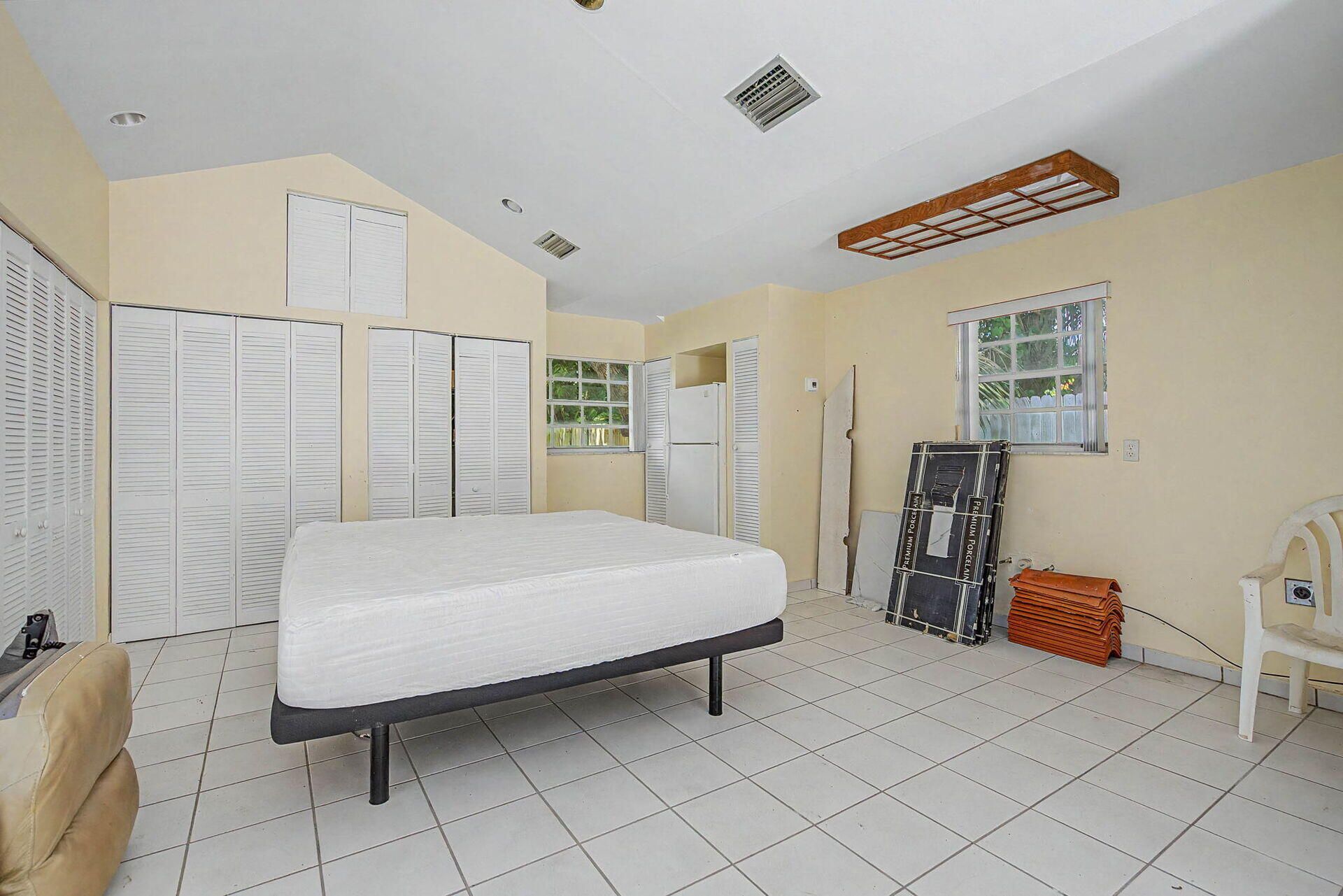 7030 Sunset Dr, Miami, FL 33143 Photo