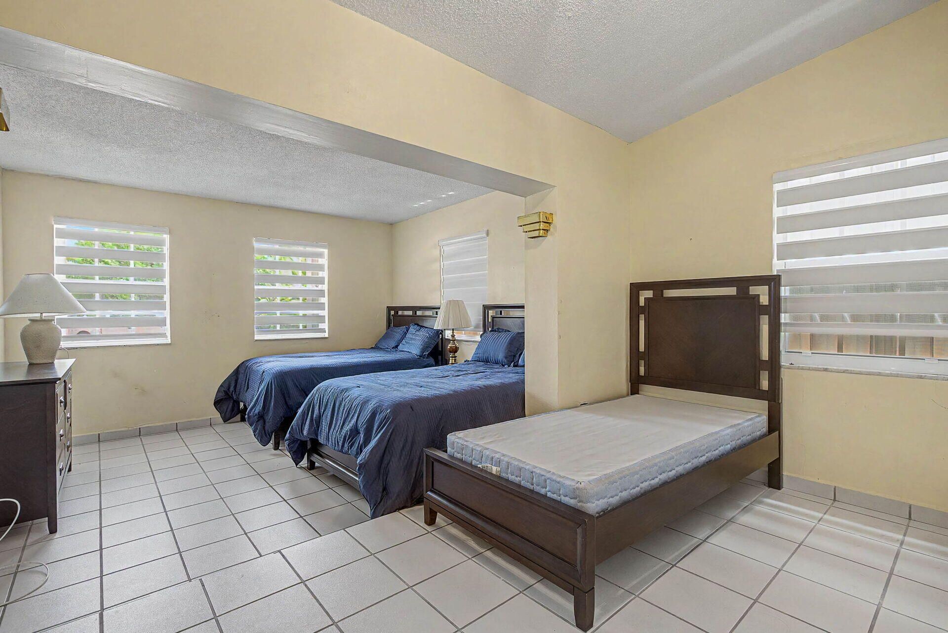 7030 Sunset Dr, Miami, FL 33143 Photo