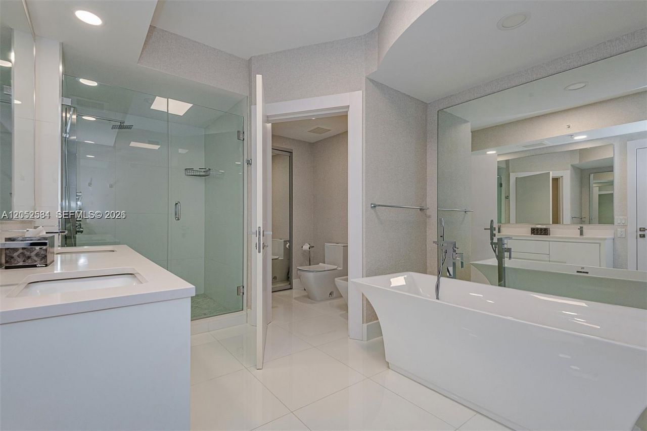 18201 Collins Ave , Unit 1101, Sunny Isles Beach, FL 33160 Photo