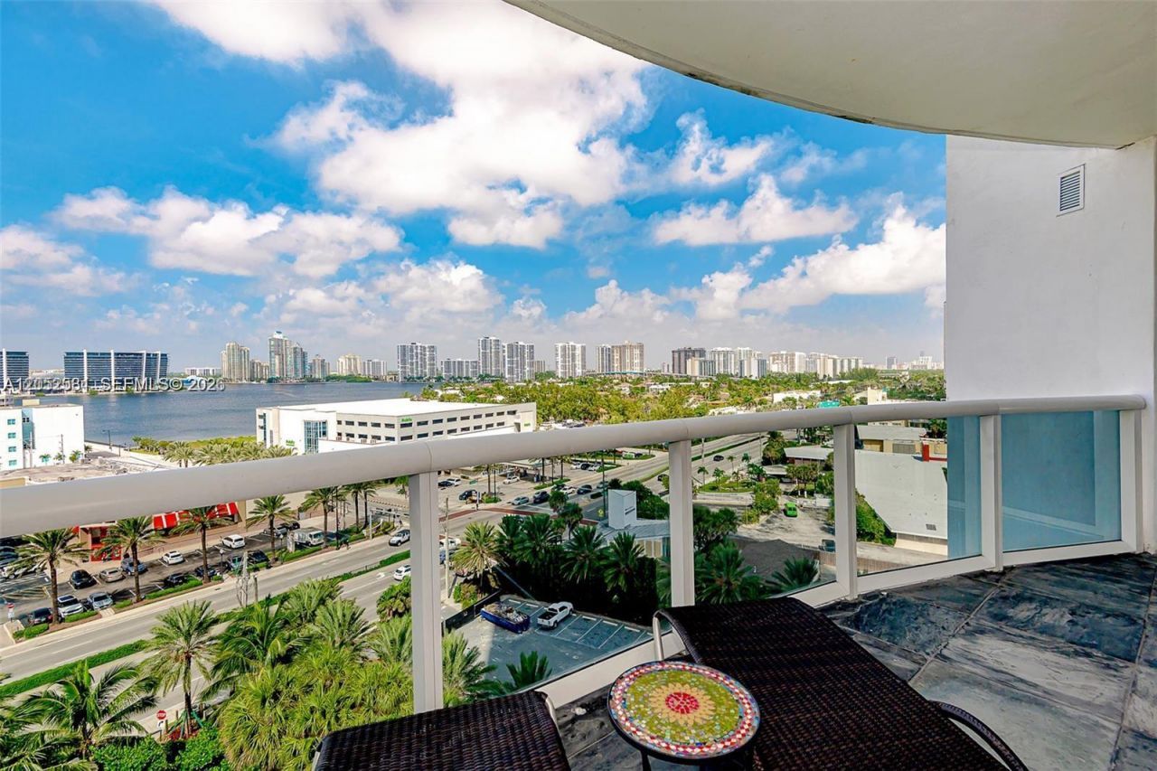 18201 Collins Ave , Unit 1101, Sunny Isles Beach, FL 33160 Photo