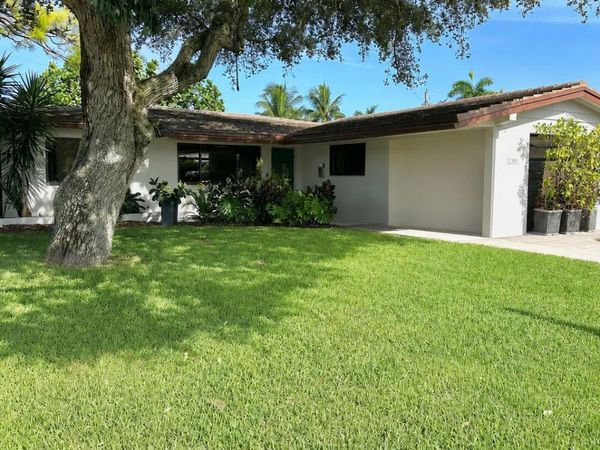2001 N VICTORIA PARK Road, Fort Lauderdale, FL 33305
