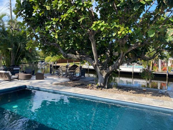 2001 N VICTORIA PARK Road, Fort Lauderdale, FL 33305