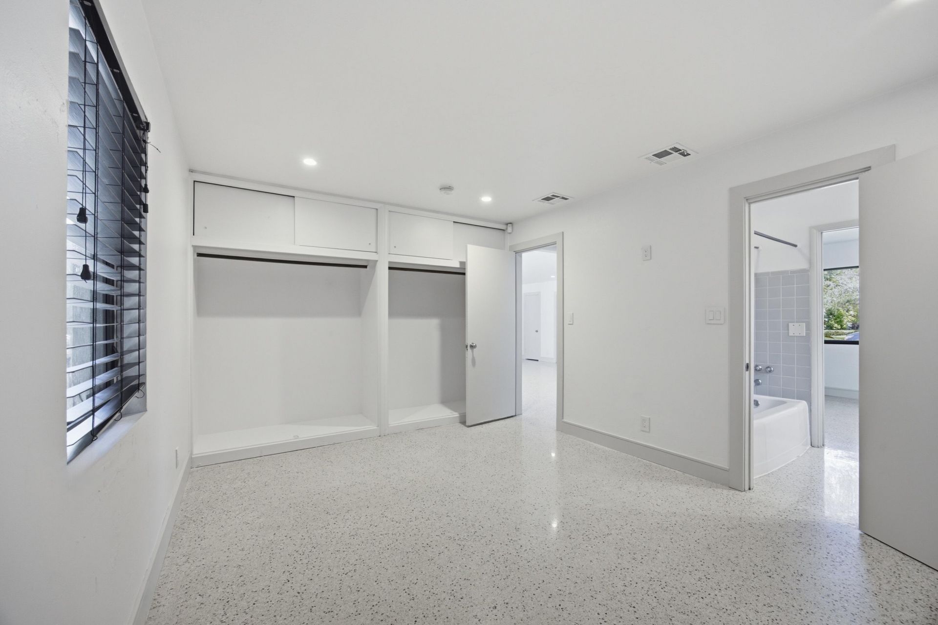 2001 N Victoria Park Road, Fort Lauderdale, FL 33305 Photo