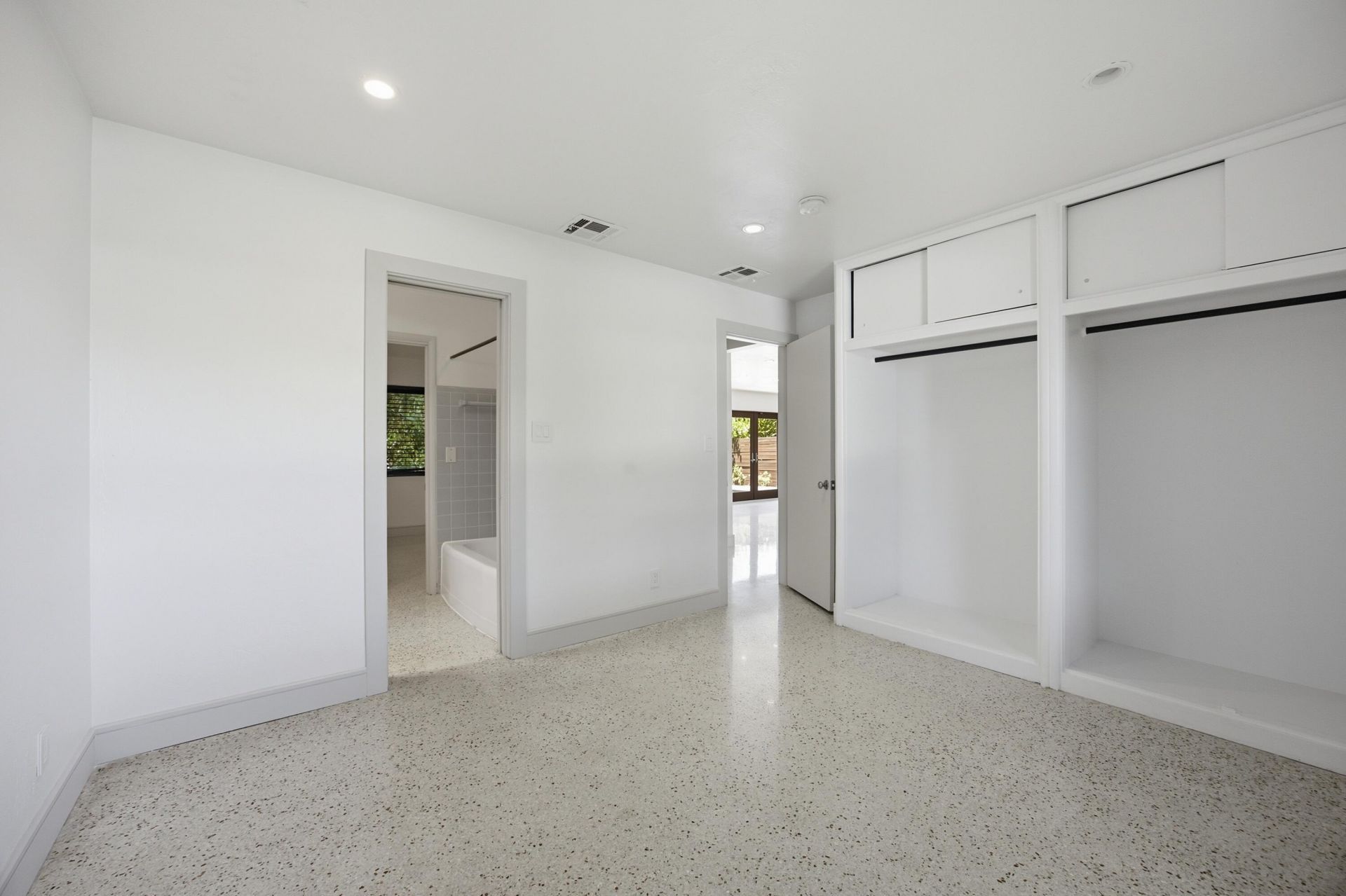 2001 N Victoria Park Road, Fort Lauderdale, FL 33305 Photo