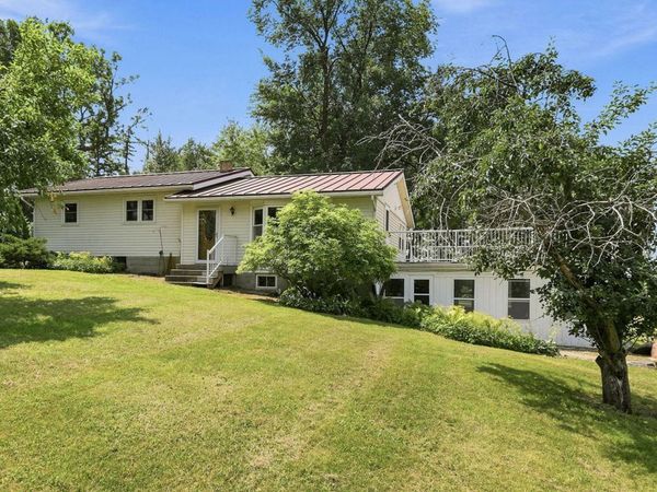21126 210th Street, Hutchinson, MN 55350