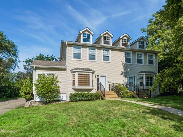287 Lexington Parkway S, Saint Paul, MN 55105
