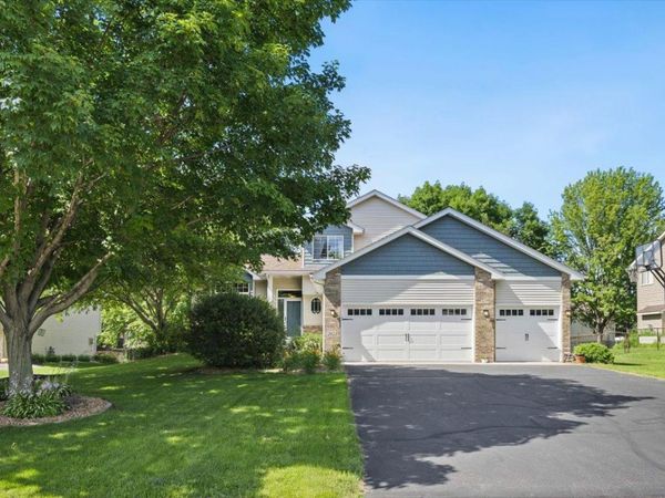 2813 88th Avenue NE, Blaine, MN 55449