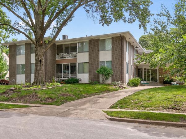 4225 Grand Avenue, Unit 9, Des Moines, IA 50312